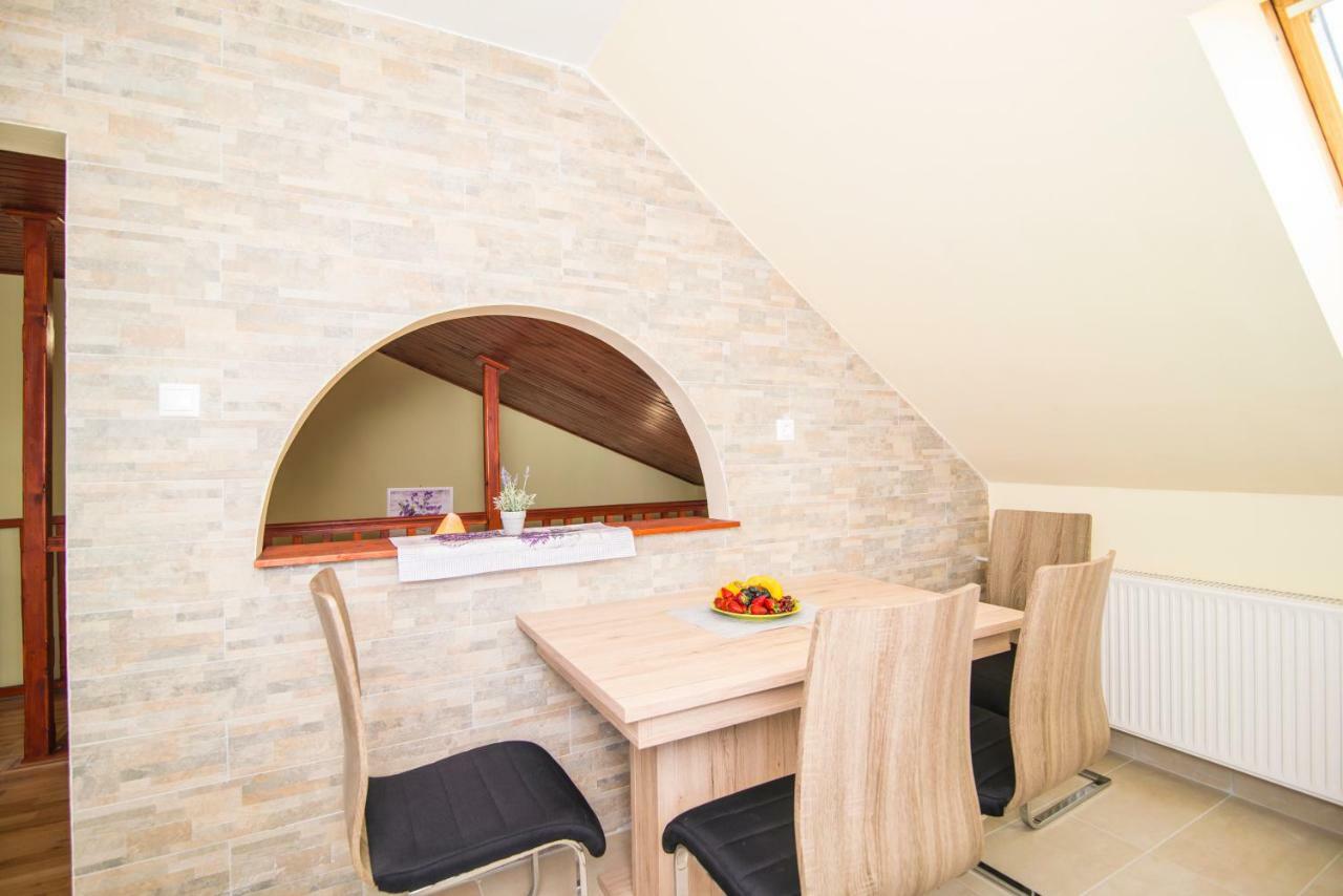 Oeskarszt Apartman Urkut Екстер'єр фото