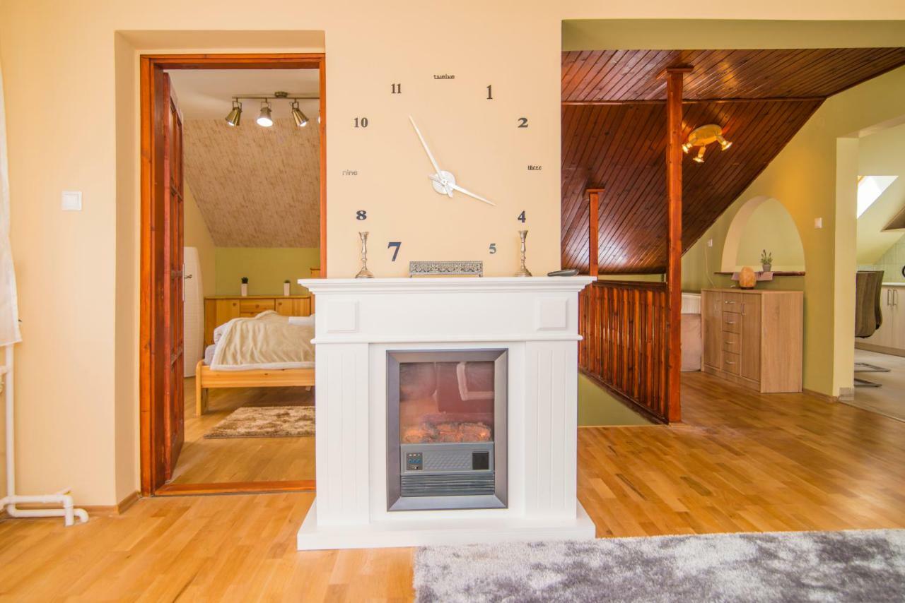 Oeskarszt Apartman Urkut Екстер'єр фото